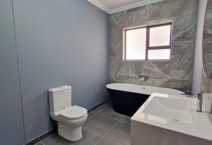 3 Bedroom Property for Sale in Wavecrest Eastern Cape